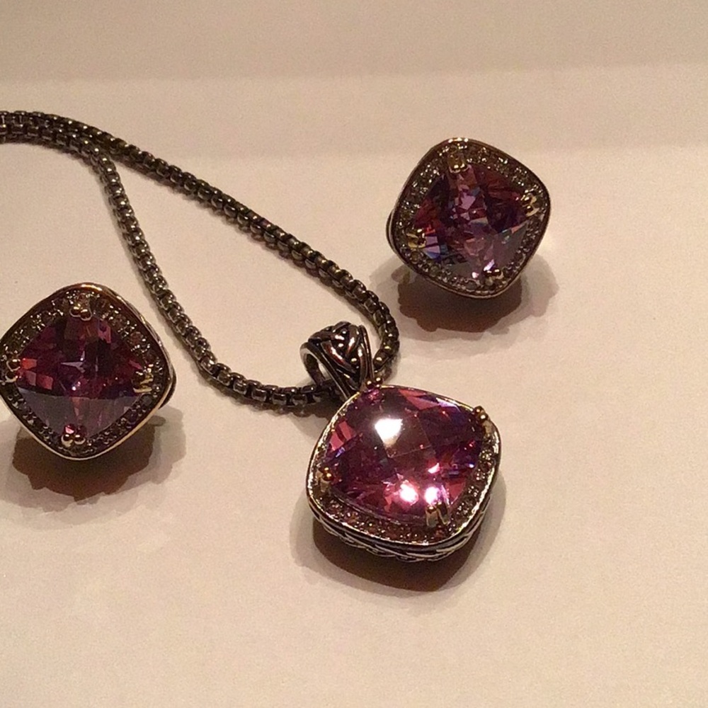 New Fashion Pink Necklace/Earring Set.Large Cushion Cut CZ,w/clear Silver tone